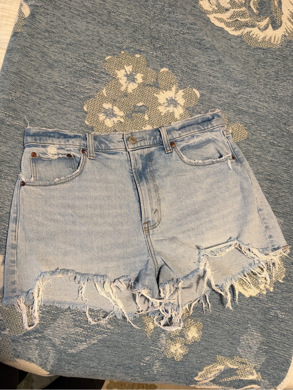 Abercrombie & Fitch The Mom Short High-Rise Denim Shorts